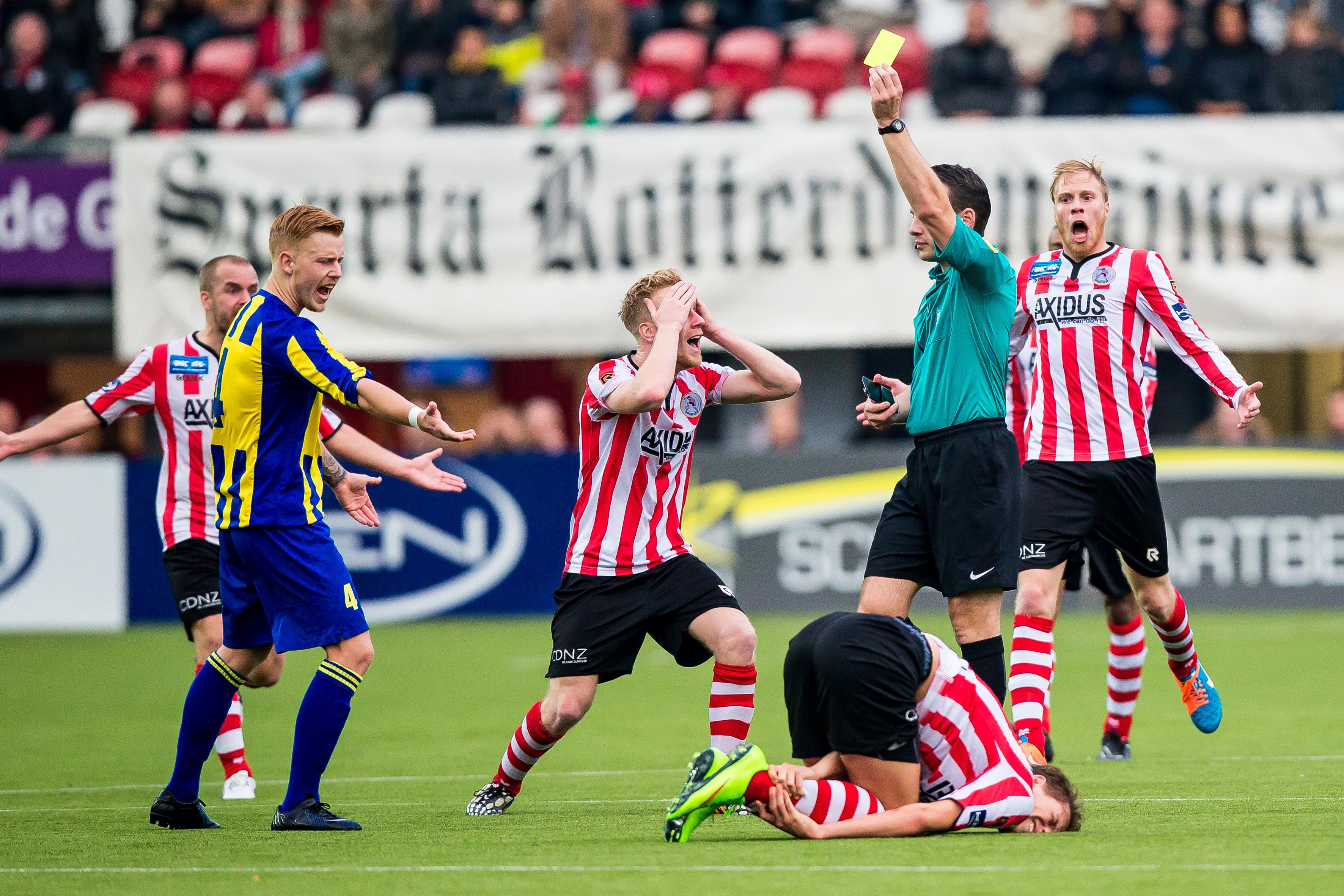 她在比赛初 她在比赛初